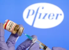 Primeiro lote de vacinas bivalentes contra covid-19 chega no Brasil