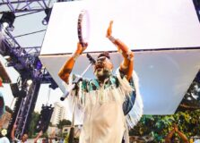 Carlinhos Brown celebrou os 30 anos da Timbalada no Candyall Guetho Square