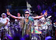 Carlinhos Brown comemora os 30 anos da Timbalada