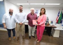 Diretor do Cervantes e Cônsul da Espanha se reúnem com secretária da Educação