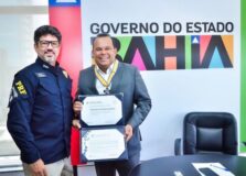 Geraldo Júnior, vice-governador da Bahia, recebeu honraria da Polícia Rodoviária Federal