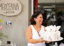 Valeska Calazans celebra aniversário nesta quarta-feira (25)