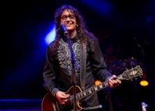 Luiz Caldas fará show de aniversário em Salvador