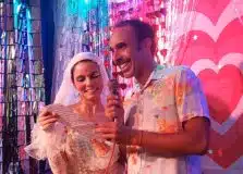 Mãeana e Bem Gil se casam em evento na Casa da Mãe
