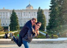 André Magal comemora aniversário com viagem pela Europa