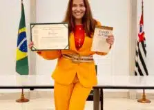 Baiana Sandra Teschner recebe título na Academia Paulista de Letras