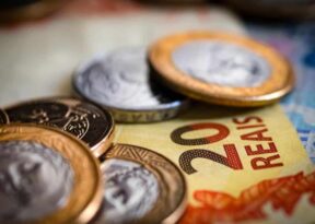 Governo reduz projeção para crescimento da economia brasileira