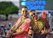 Carnaval fora de época reúne 50 mil pessoas em Brasília