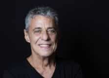 Chico Buarque recebe prêmio com 4 anos de atraso. Entenda!