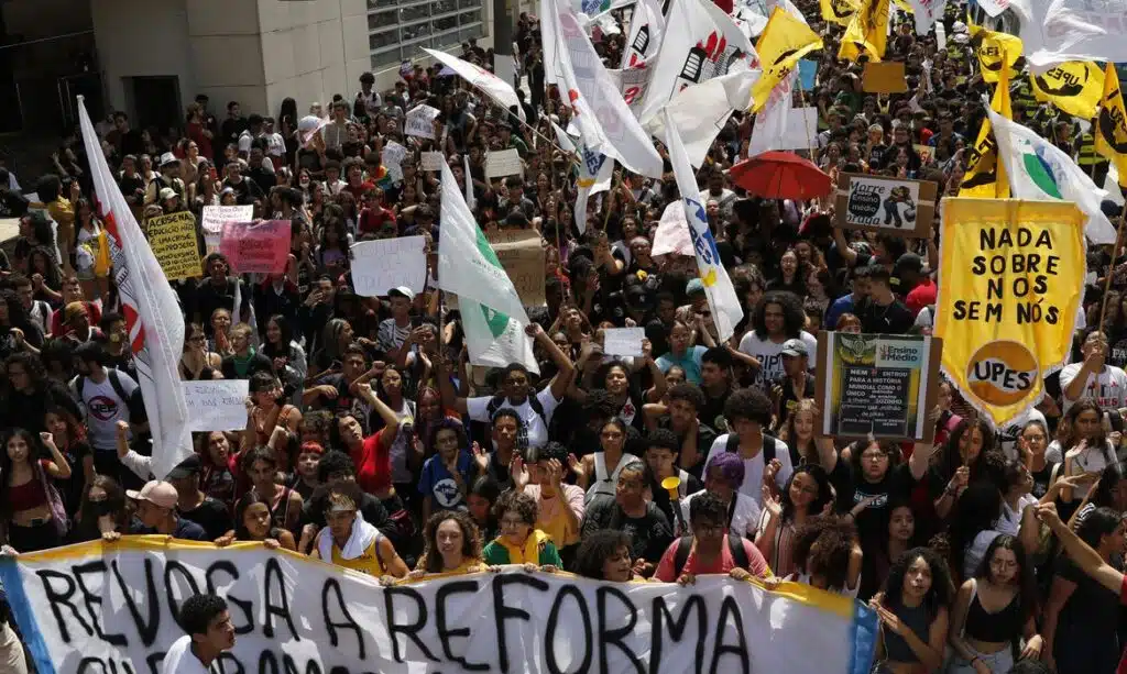 Manifestação de estudantes em São Paulo. Foto: Fernando Frazão/Agência Brasil.