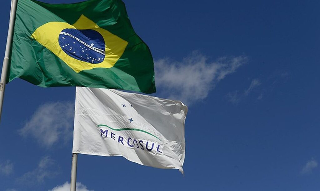 Bandeira do Mercosul. Foto: Marcos Oliveira/ Ag. Senado.