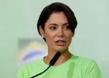 Michelle Bolsonaro vai receber a Comenda Dois de Julho em Salvador