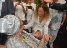 Daniela Mercury prestigia homenagem para Mãe Carmen na Câmara de Salvador