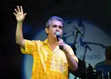 J. Velloso faz show de abertura da Trezena de Santo Antônio em Salvador