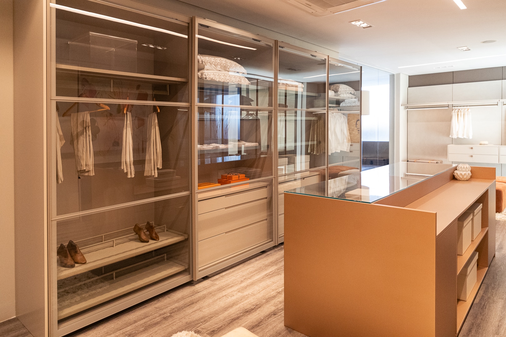 Fotos: Dell Anno apresenta novo showroom na Alameda das Espatódeas, em ...