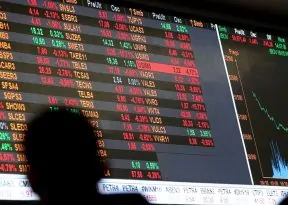 Bolsa brasileira retoma pregão com forte queda após “circuit breaker”