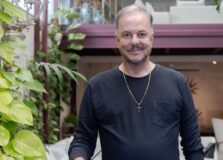 Carlos Amorim celebra novo ano de vida ao lado da família