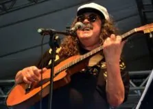 Salvador inaugura estátua de Moraes Moreira na Praça Castro Alves