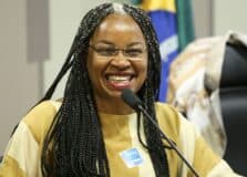 Olívia Santana vai lançar seu primeiro livro em três cidades