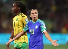 Brasil fica no 0 a 0 contra Jamaica e dá adeus à Copa Feminina