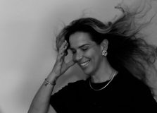 Carol Sangalo celebra aniversário hoje (08): “Amo o dia do meu nascimento”