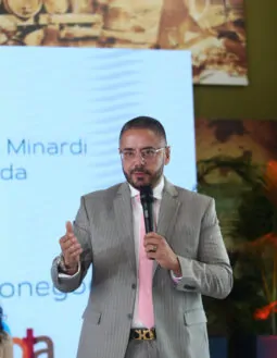 Gamil Föppel recebe título de livre-docente pela Faculdade de Direto da UFBA