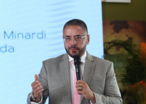 Gamil Föppel recebe título de livre-docente pela Faculdade de Direto da UFBA