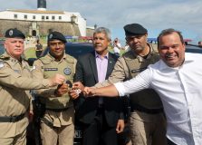 Governo entregou viaturas para a Polícia Militar no Farol da Barra