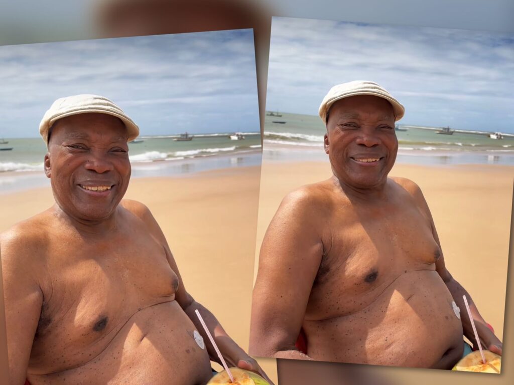Milton Nascimento em praia da Bahia