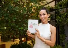 Camila Meccia palestra em reinauguração de loja em shopping de Salvador