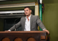 Neto de Zé Linhares enaltece a paixão do avô pelo Outdoor: “Ele foi reconhecido por isso”