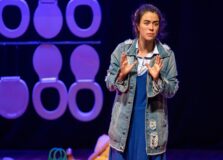 Miá Mello vai se apresentar pela primeira vez em Salvador com o espetáculo “Mãe fora da Caixa”