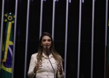 Roberta Roma – deputada federal fala sobre trajetória, família e mágoas na política