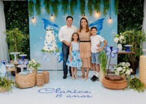 Roberta e João Roma celebraram o aniversário da filha Clarice em Salvador