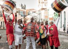 Péricles e Olodum lançam regravação da música “Rosa”. Confira!