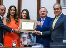 Flávia Peres Lima recebe Título de Cidadã Baiana