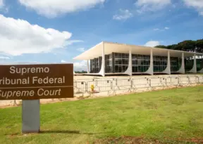 Homem é contido ao tentar invadir o STF se autointitulando como “imperador das Forças Armadas”
