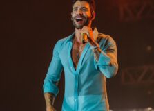 Réveillon Praia do Forte recebeu Gusttavo Lima em primeira noite de festa