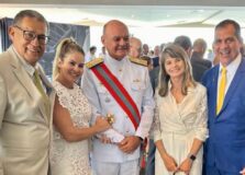 Durval Lelys prestigia posse de almirante da Marinha, em Brasília