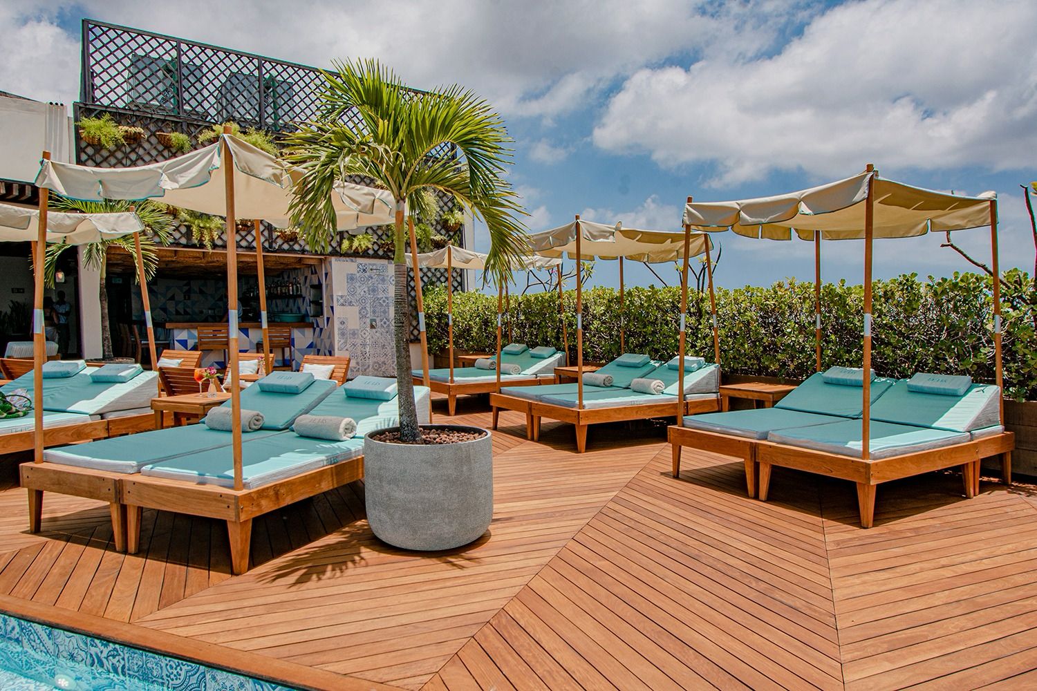 Le Lis traz nova roupagem para rooftop do Fera Palace