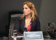 CNJ derruba decisão que afastou juíza Gabriela Hardt. Entenda o caso!