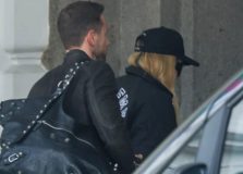 Madonna chega ao Brasil dias antes de realizar show icônico em Copacabana