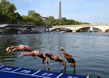 ONG alerta para situação das águas do Rio Sena em Paris