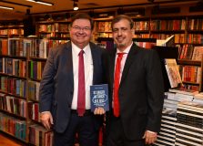 Cândido Sá e Sérgio Novais lançam novo livro em Salvador