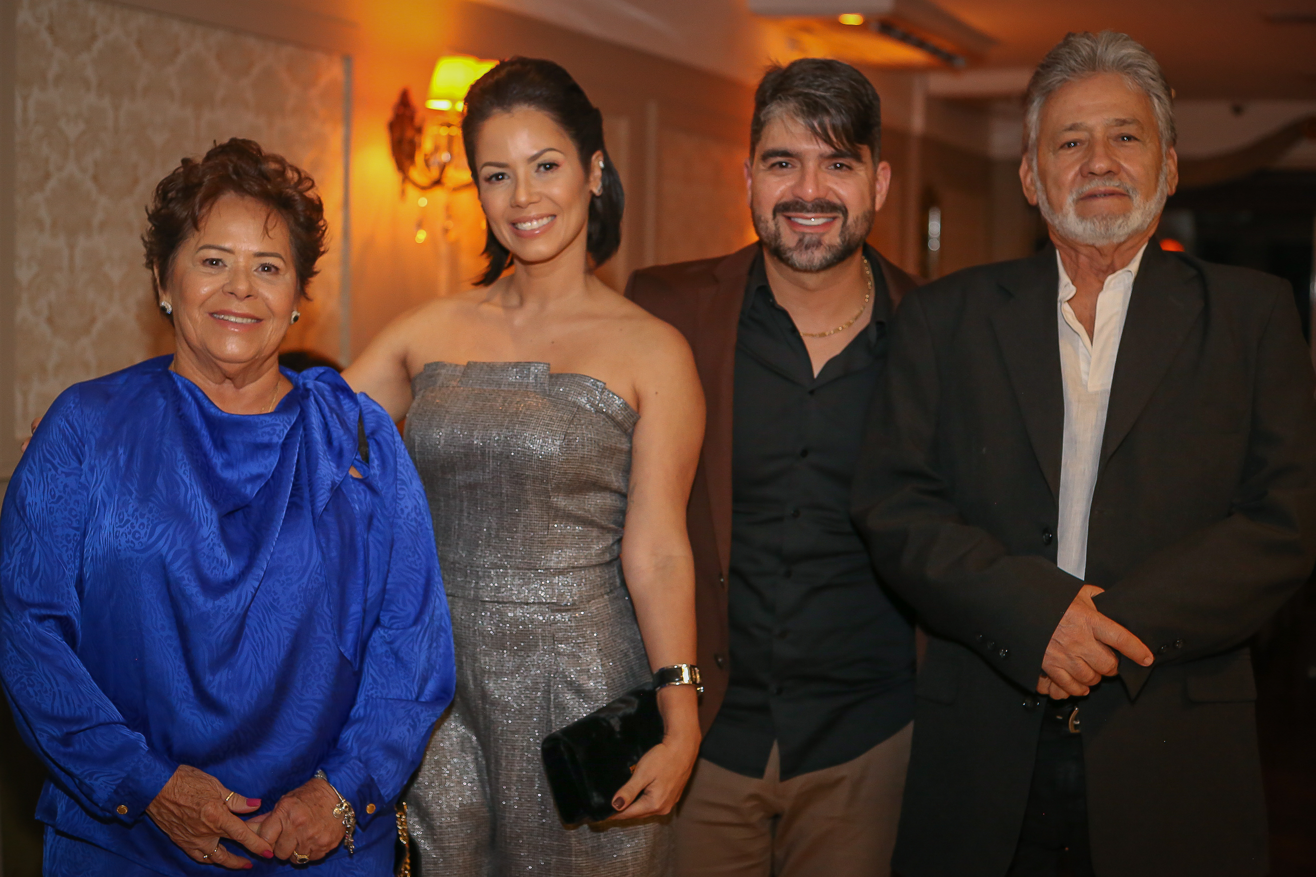 Bia Cova, Emily Cova, Lucas Chagas e Cesar Roberto