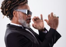 Gravada em Madri, nova música de Carlinhos Brown é lançada. Confira!