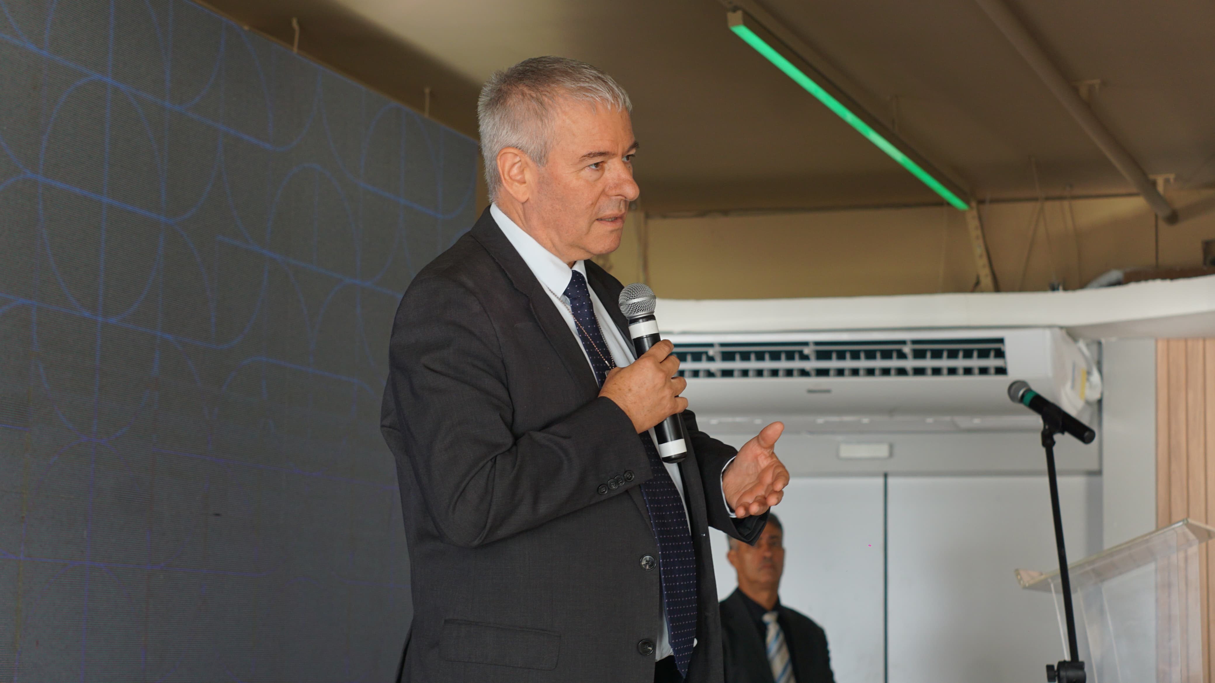 Daniel Zohar Zonshine