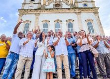 Geraldo Júnior celebra aniversário com missa na Igreja do Bonfim