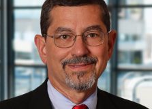 David Carbone realizou palestra sobre o combate do câncer de pulmão em Salvador