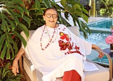 Licia Fabio recebeu amigos para comemorar aniversário em Salvador